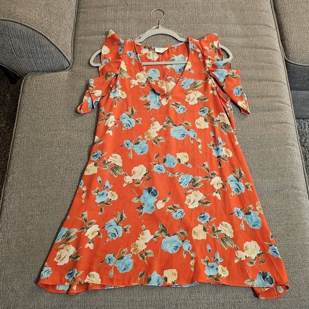 143 Story By Line Up Red Blue Floral Cold Shoulder Ruffle Trim Top Size Small